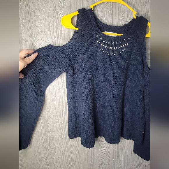 Abercrombie kids cold shoulder sweater size 15/16. - Picture 2 of 6